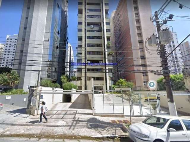 Conjunto Comercial 50m², 02 banheiros e 01 vaga na garagem.  Condomínio com recepção e segurança 24hrs.  Excelente localização as Ruas Cardoso