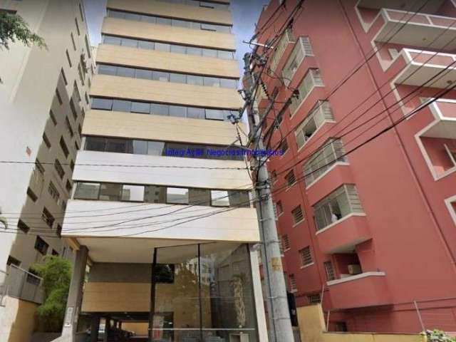 Conjunto Comercial 192m², 04 banheiros e 06 vagas na garagem.  Condomínio com recepção.  Excelente localização entre as Alamedas Sarutaiá, Joaquim