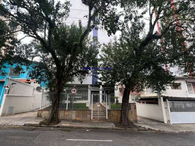 Apartamento 56m², 01 dormitório (sendo suíte), 01 banheiro e 01 vaga na garagem.  Condomínio com Segurança e Portaria.  Excelente localização