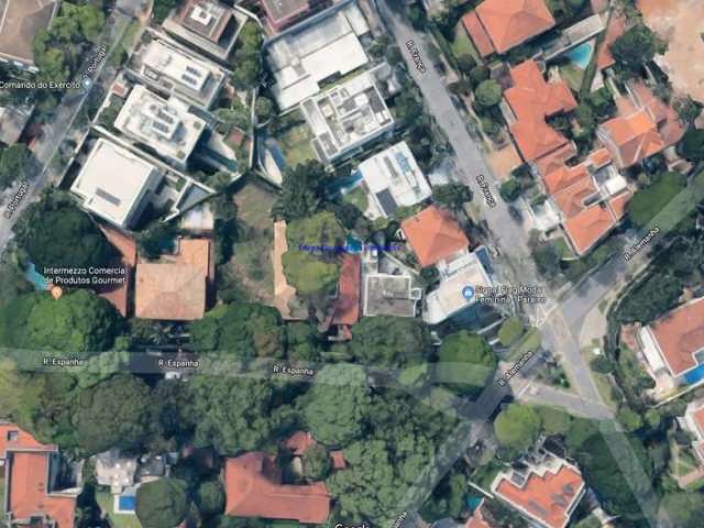 Terreno de 835m2 no Jardim Europa, próximo ao parque do Ibirapuera, Avenida Paulista e Av. Nove de Julho. Um terreno sem igual , confira pessoalmente