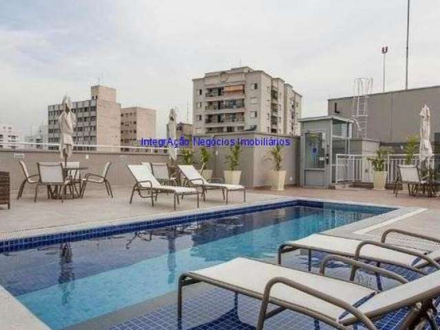 Apartamento 42m², 01 quarto, 01 banheiro, 01 vaga na garagem.  Condomínio com piscina, academia e salão de festas.   Ótima localização,