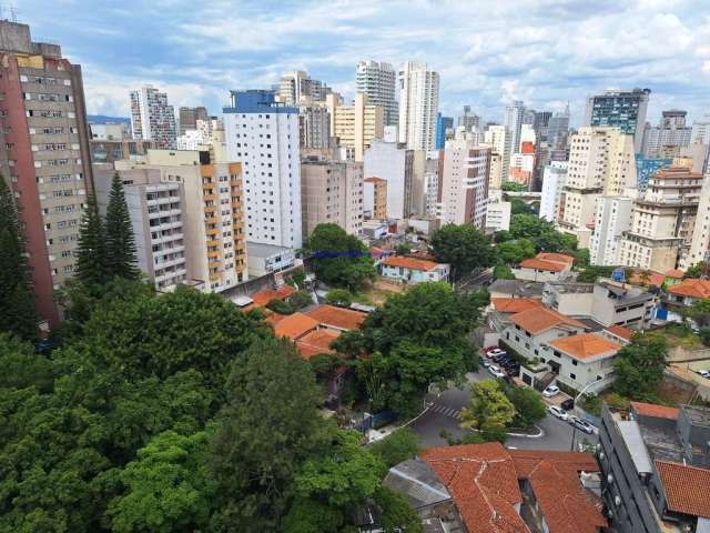 Condomínio com lavanderia, segurança e portaria 24h.  Excelente localização entre as Ruas Frei Caneca e Avanhandava; Proximos das estações de metrô