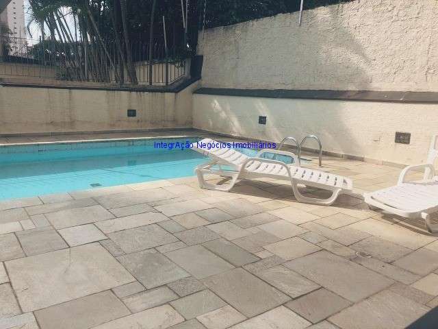 Apartamento 100m², 03 dormitórios (sendo 01 suíte), 03 banheiros e 02 vagas na garagem.  Condomínio com portaria 24hrs, piscina, salão de festa, sala