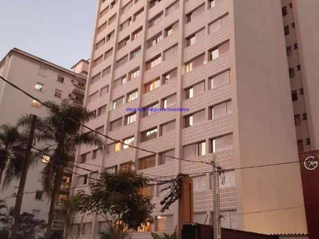 Apartamento 107m², 02 dormitórios (sendo 01 suíte), 02 banheiros e 01 vaga de garagem.  Condomínio com portaria e segurança.  Excelente localização