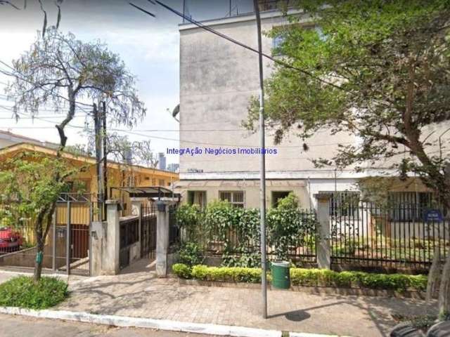 Apartamento 149m², 03 dormitórios e 02 banheiros e 02 vagas na garagem.   Condomínio com portaria.   Excelente localização