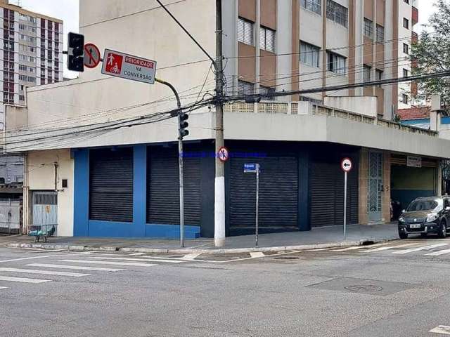 Loja 117m² e 02 banheiros.  Excelente localização emtre as Ruas Vespasiano, Clelia e Caio Graco.