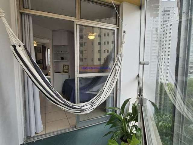 Apartamento 45m², 01 dormitório, 01 banheiro e 01 vaga de garagem.  Condomínio com segurança, portaria, piscina, academia, salão de festas