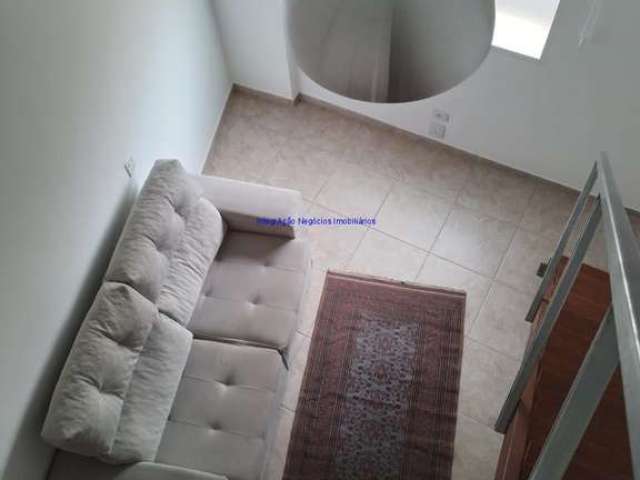 Apartamento Loft MOBILIADO 30m², 01 dormitório e 01 banheiro.   Condomínio sem portaria.  Excelente localização entre as Ruas  Veloso Guerra