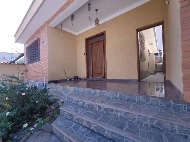 Casa com 3 quartos à venda na Rua Alcântara, 443, Nova Granada, Belo Horizonte por R$ 845.000