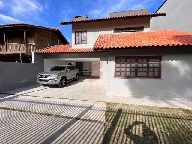 Casa com 4 quartos à venda na Rua Jacarezinho, 776, Pineville, Pinhais, 180 m2 por R$ 1.500.000