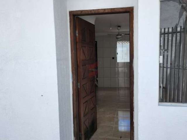 Casa com 3 quartos à venda na Rua Crisântemo, 1096, Campina da Barra, Araucária por R$ 250.000