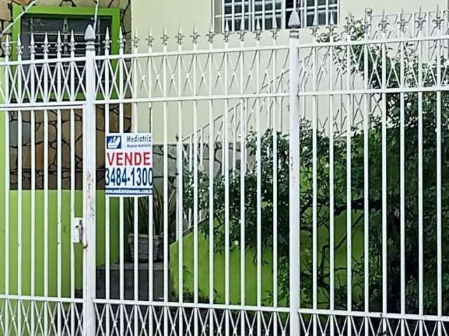 Casa com 3 quartos à venda na Salinas, 1328, Santa Tereza, Belo Horizonte por R$ 800.000