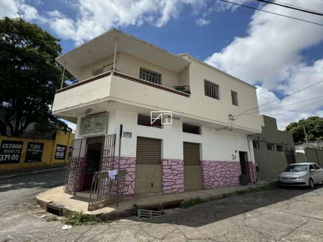 Casa com 3 quartos à venda na Candelária, Belo Horizonte  por R$ 820.000