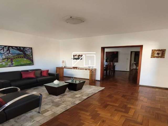 Casa com 5 quartos à venda na Floresta, Belo Horizonte  por R$ 1.850.000