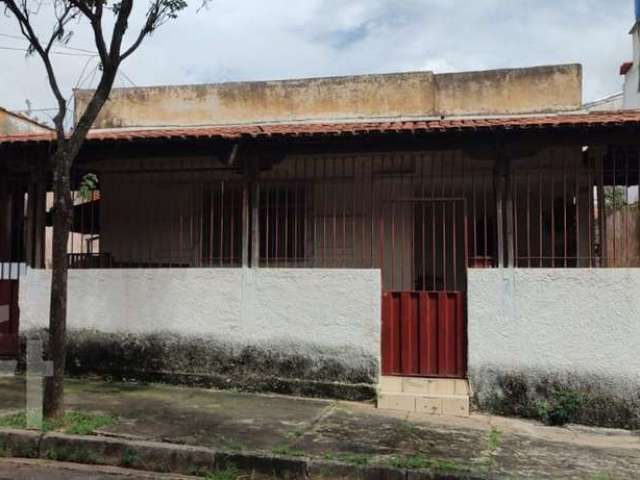 Casa com 3 quartos à venda no Alípio de Melo, Belo Horizonte  por R$ 550.000