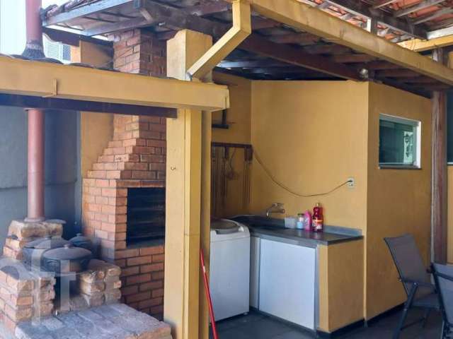 Casa com 3 quartos à venda na Sagrada Família, Belo Horizonte  por R$ 570.000