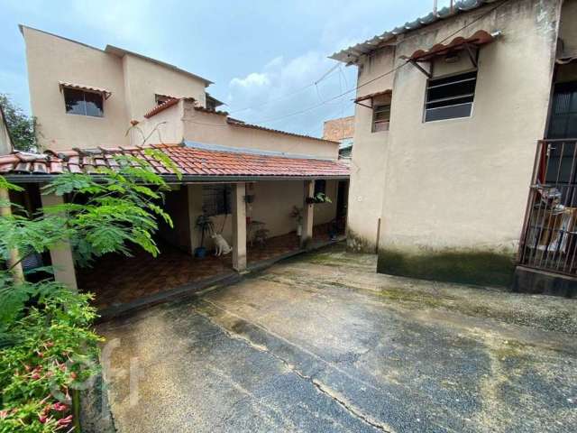 Casa com 6 quartos à venda na Santa Terezinha, Belo Horizonte  por R$ 750.000