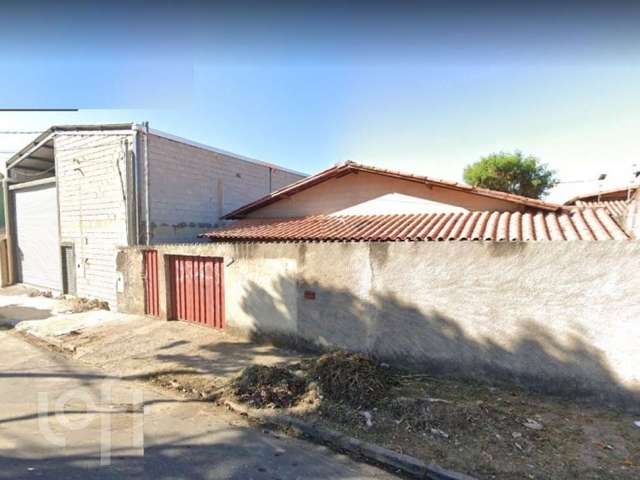 Casa com 4 quartos à venda na Santa Terezinha, Belo Horizonte  por R$ 650.000