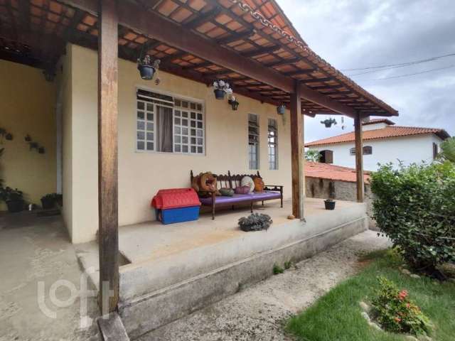 Casa com 3 quartos à venda em Paquetá, Belo Horizonte  por R$ 750.000