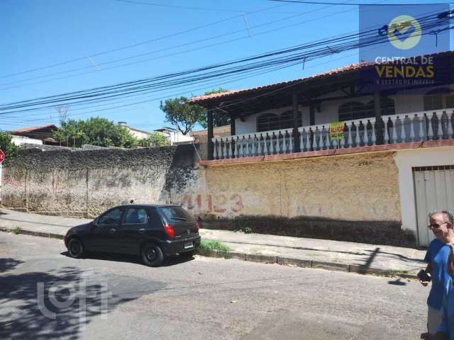 Casa com 4 quartos à venda na Santa Mônica, Belo Horizonte  por R$ 680.000