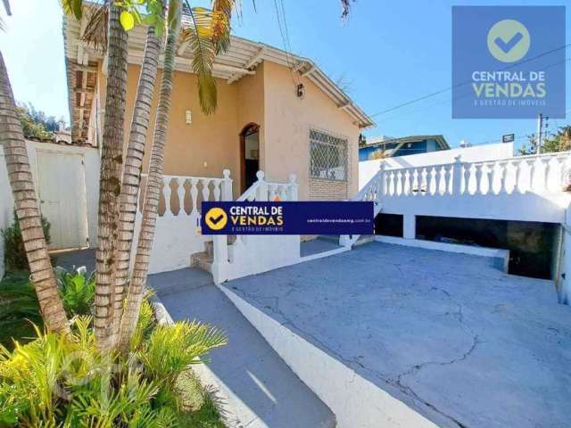 Casa com 4 quartos à venda em Itapoã, Belo Horizonte  por R$ 950.000