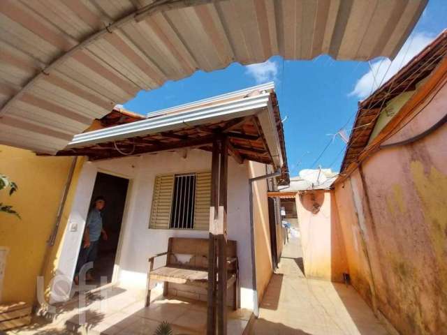 Casa com 3 quartos à venda na Vila Pinto Coelho, Lagoa Santa  por R$ 420.000