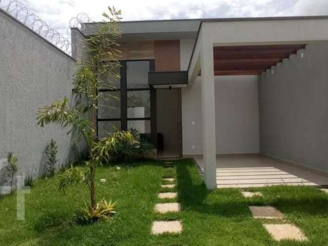 Casa com 3 quartos à venda na Lagoa Mansões, Lagoa Santa  por R$ 750.000