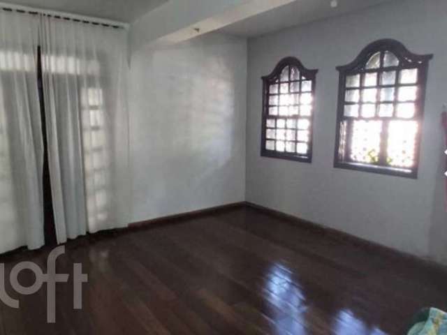 Casa com 7 quartos à venda na Sagrada Família, Belo Horizonte  por R$ 1.115.000