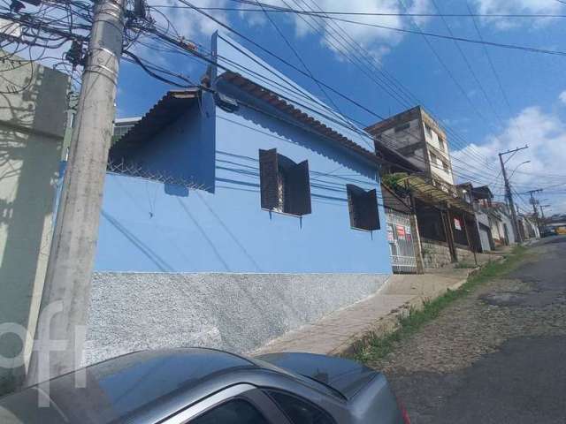 Casa em condomínio fechado com 5 quartos à venda na Floresta, Belo Horizonte  por R$ 1.100.000