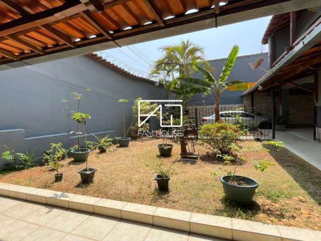 Casa com 9 quartos à venda no Colégio Batista, Belo Horizonte  por R$ 1.590.000