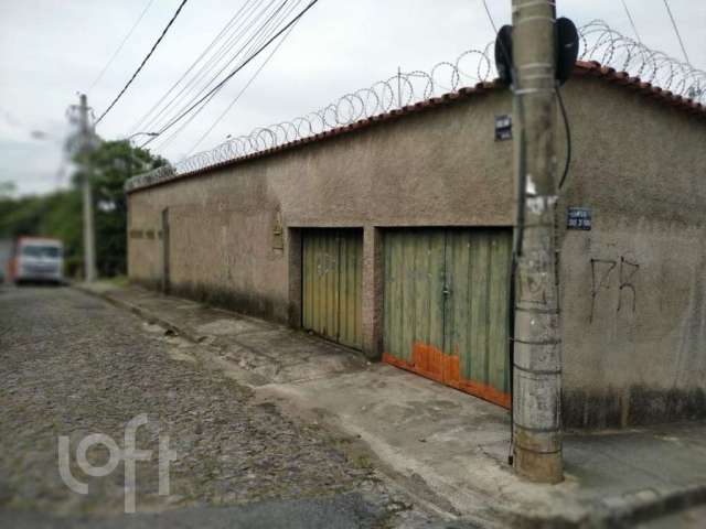 Casa com 3 quartos à venda no Horto Florestal, Belo Horizonte  por R$ 550.000