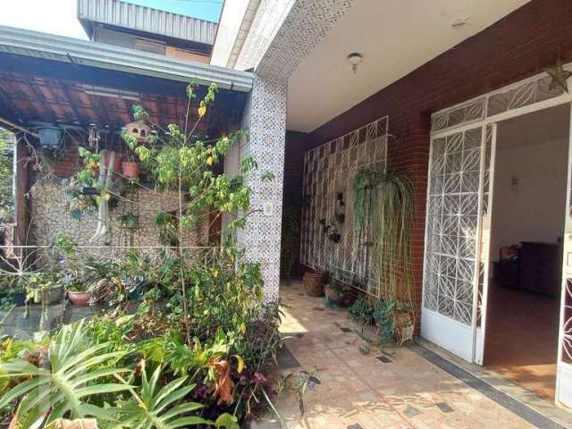 Casa com 4 quartos à venda na Sagrada Família, Belo Horizonte  por R$ 850.000