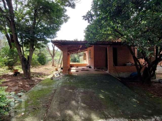 Casa com 2 quartos à venda no Centro, Lagoa Santa  por R$ 500.000