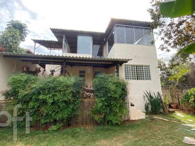 Casa com 2 quartos à venda na Lundcéia, Lagoa Santa  por R$ 750.000