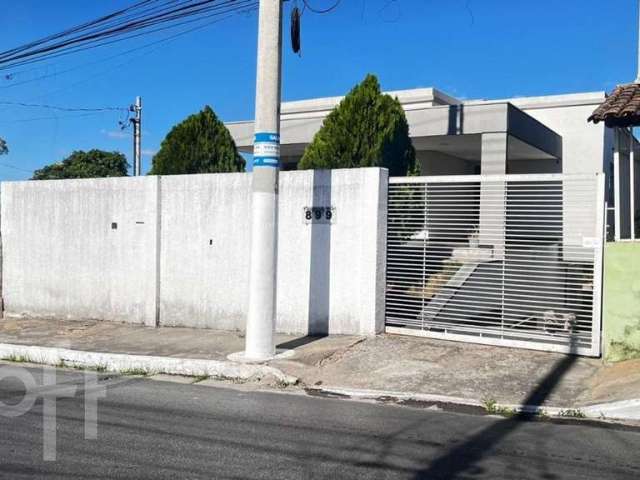 Casa com 3 quartos à venda no Celvia, Vespasiano  por R$ 700.000