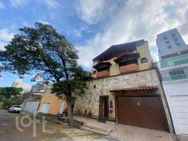 Casa com 3 quartos à venda no Havaí, Belo Horizonte  por R$ 2.500.000