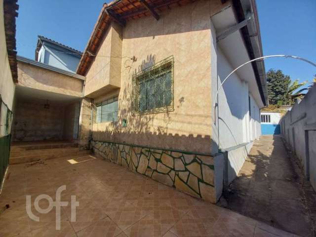 Casa com 3 quartos à venda no Pompéia, Belo Horizonte  por R$ 550.000