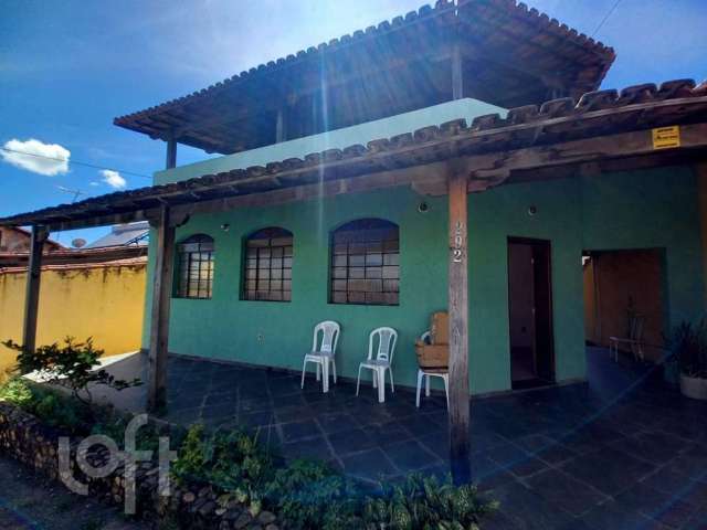 Casa com 5 quartos à venda no São Gabriel, Belo Horizonte  por R$ 649.000