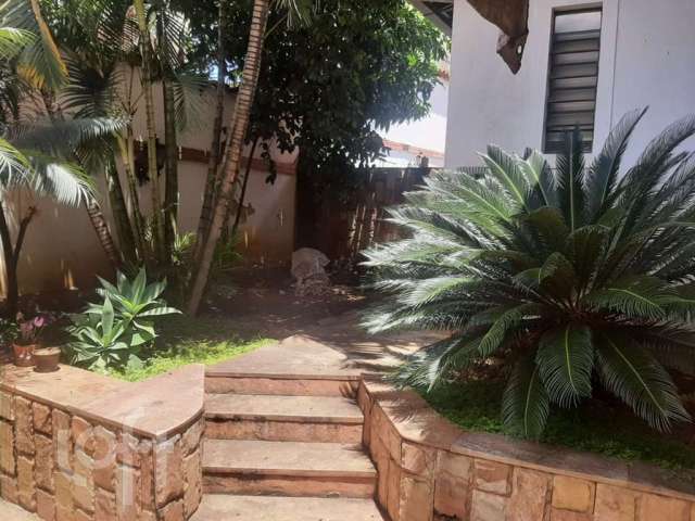 Casa com 5 quartos à venda no Nova Granada, Belo Horizonte  por R$ 800.000