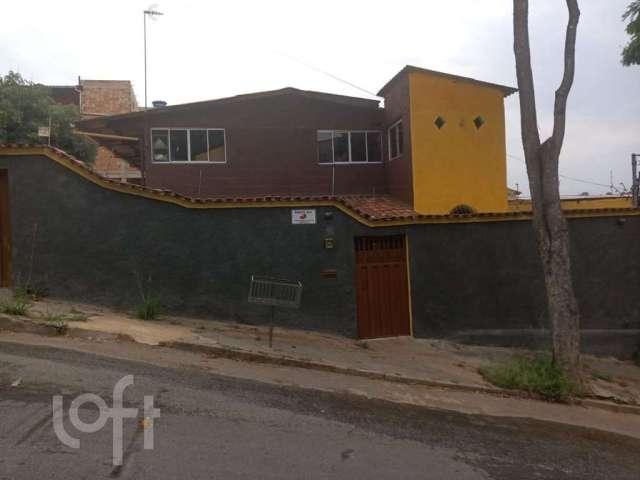 Casa com 3 quartos à venda em Goiânia, Belo Horizonte  por R$ 650.000