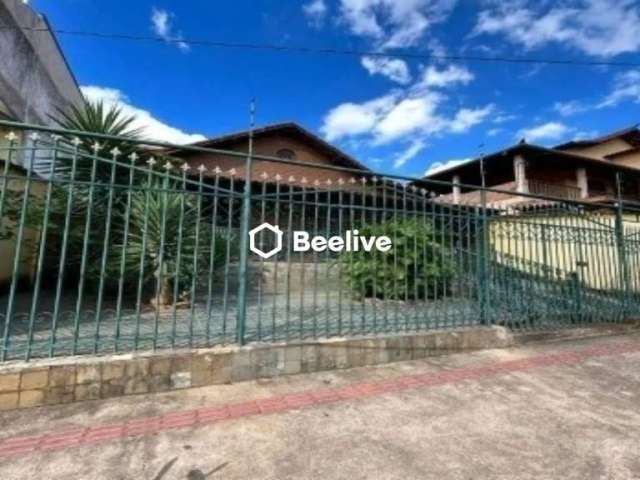 Casa com 4 quartos à venda no Milionários (Barreiro), Belo Horizonte  por R$ 1.100.000