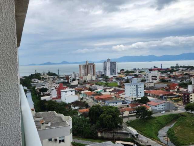 Excelente apto 2 dorms /sendo 1 suíte, com vista panorâmica em Barreiros.