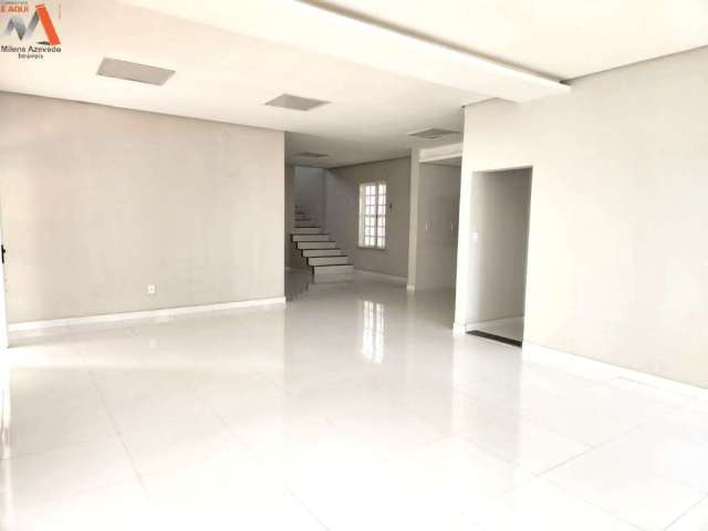 CASA EM VILA COM 03 SUITES! 380m²