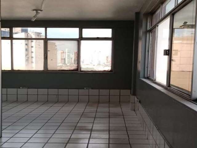 Sala comercial , medindo 34m², nascente, no centro comercial.