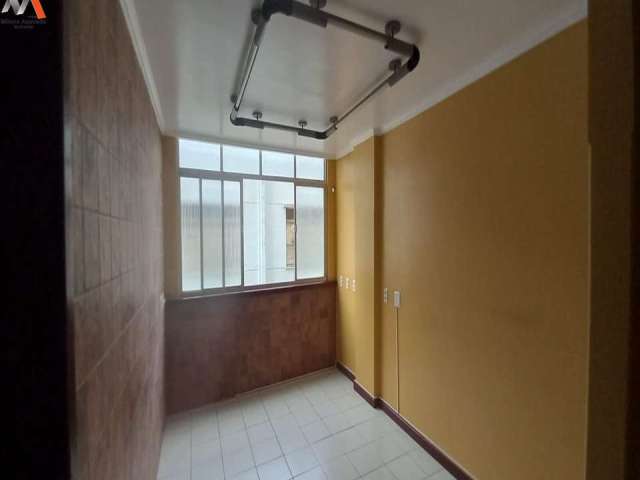 Sala comercial no Ed. Nassar, medindo 34m², no centro comercial da cidade.