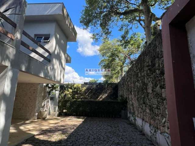 Casa atrás do shopping granja viana. . .você quer morar bem? então venha para cá