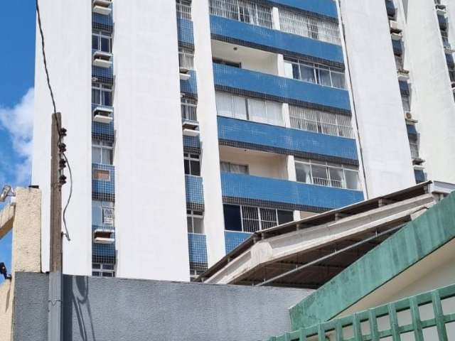 Apartamento a venda em uma localização fantástica no Farol