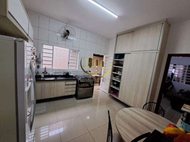 Casa à venda em Santa Bárbara D'oeste-SP no Jardim Belo Horizonte: 2 quartos, 1 suíte, 2 salas, 2 banheiros, 2 vagas, 120m².