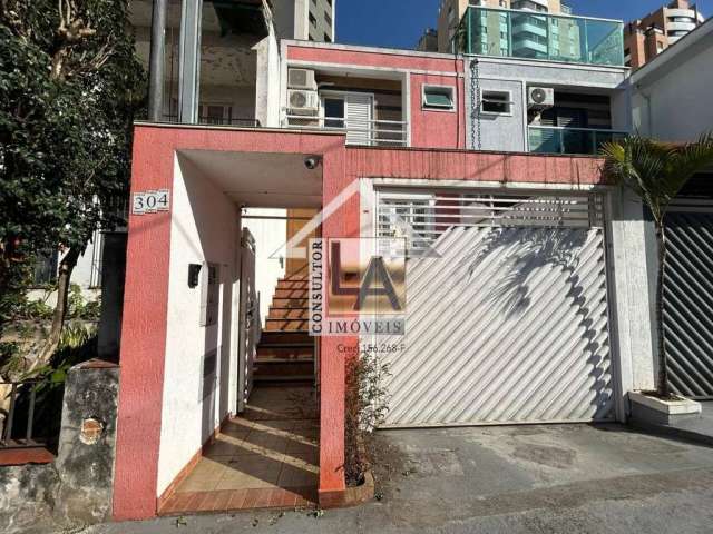 Casa em Vila Mariana com 243m²