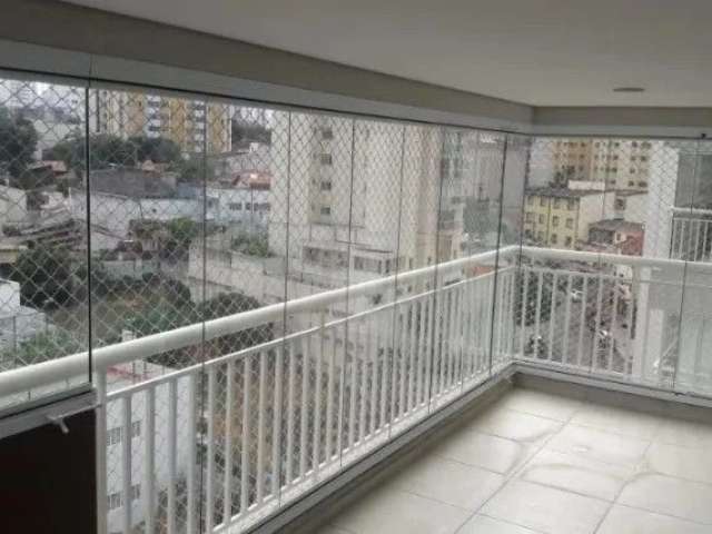 Apartamento em andar alto em condomínio clube